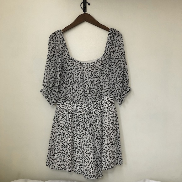 Altar’d State Romper Floral Black and White Square Neckline Balloon Sleeved - Picture 3 of 7